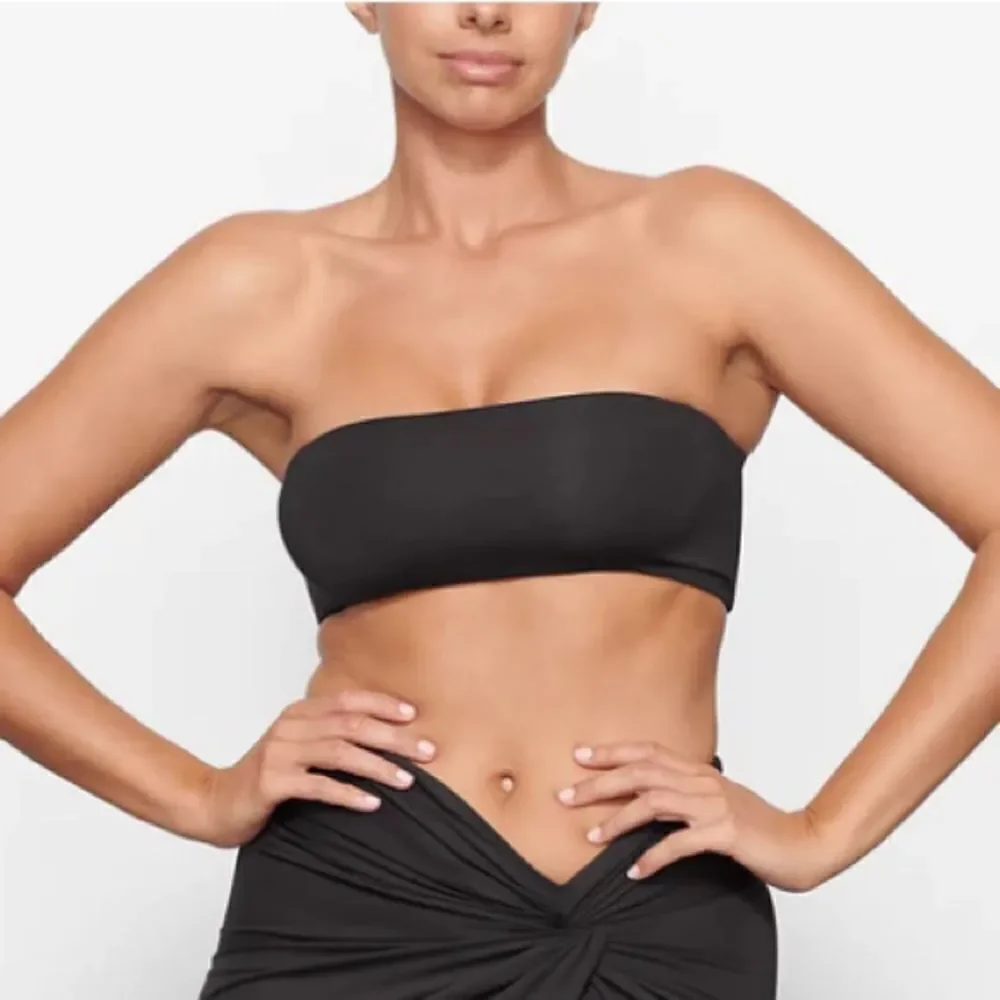 NWT SKIMS Signature Swim Bandeau Bikini Top In Onyx Black